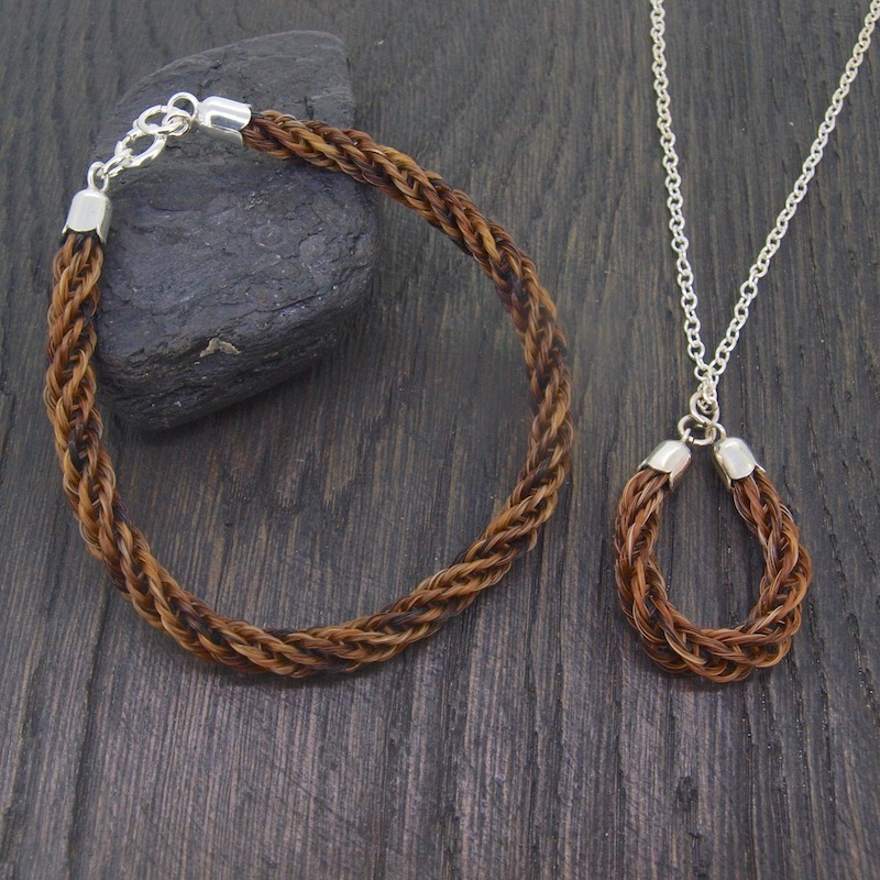 Classic Horseshoe Set